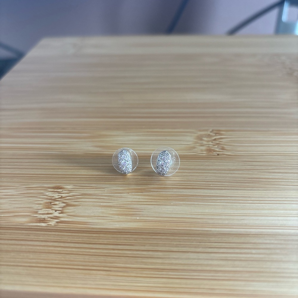 NWOT Kendra Scott Silver Studs